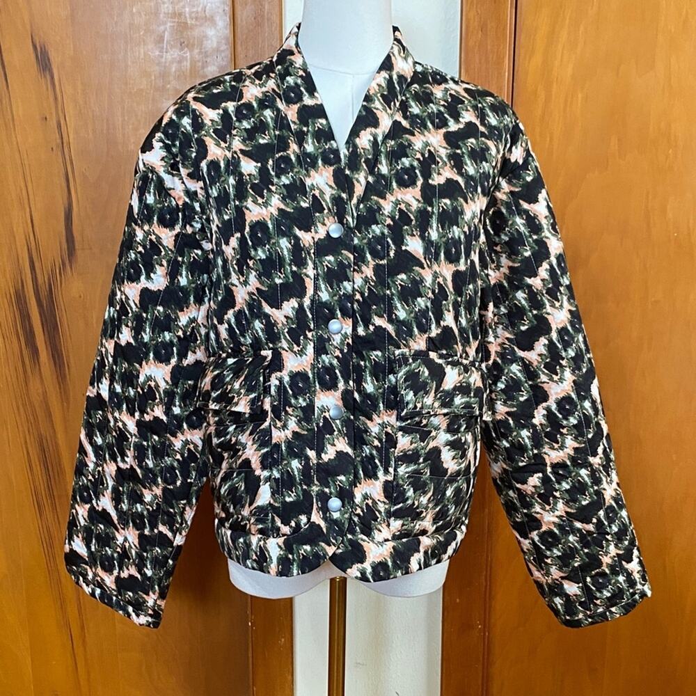 NWOT Animal Print Quilted Jacket Puffy Pockets Snap Front P2P 22” Wild Artsy